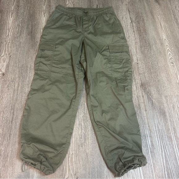 Tahari Green Cargo Parachute Pants - Picture 2 of 11